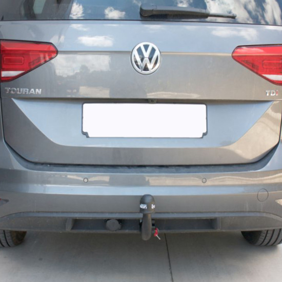 ТЕГЛИЧ ЗА VOLKSWAGEN Touran (10/2015 ->) ВКЛЮЧИТЕЛНО R-Line, В комплект с електроинстанлация - окабеляване, Бързо сваляем