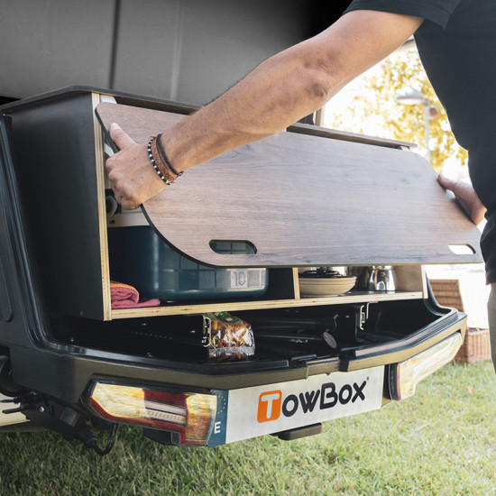БАГАЖНИК ЗА ТЕГЛИЧ TowBox Camper Life (къс модел) с вграден шкаф за кухня